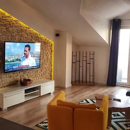 Guest house And With A Swimming Pool - 6643 Makarska