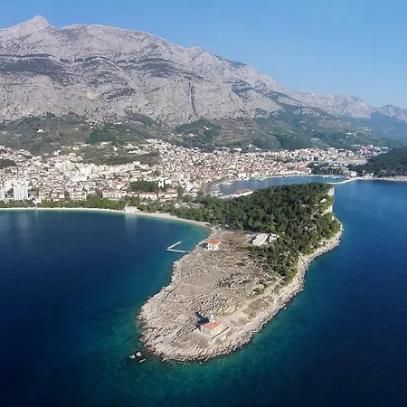 Guest house And With A Swimming Pool - 6643 Makarska